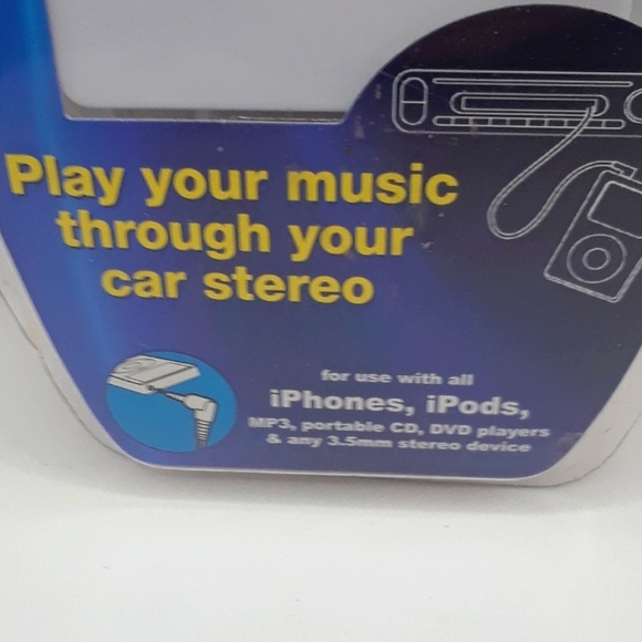 Wireless  Gear Universal Audio Cassette Adapter for Car Stereo Sound New - Picture 3 of 5